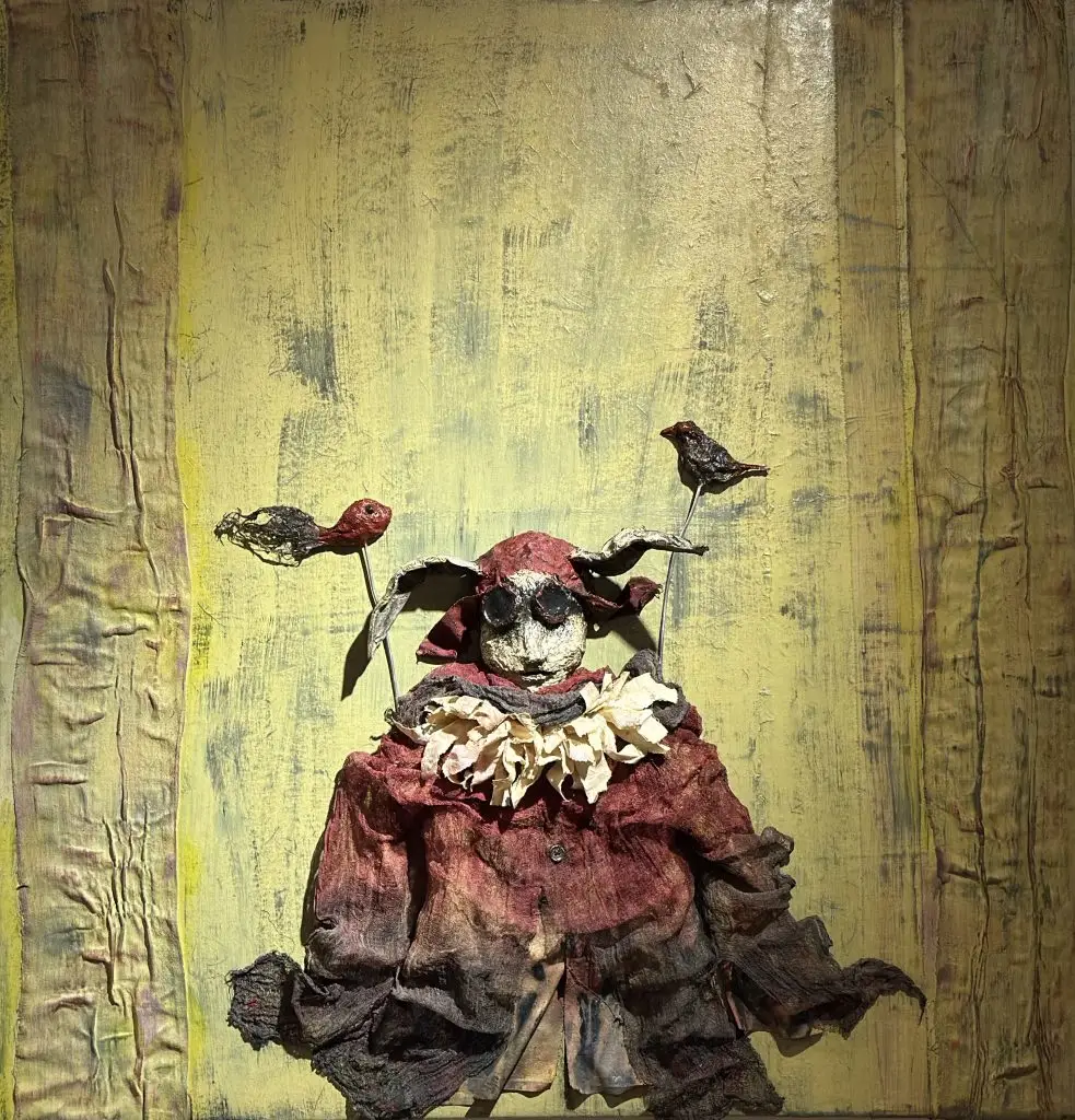 photo guardian, the sculpture installed on canvas